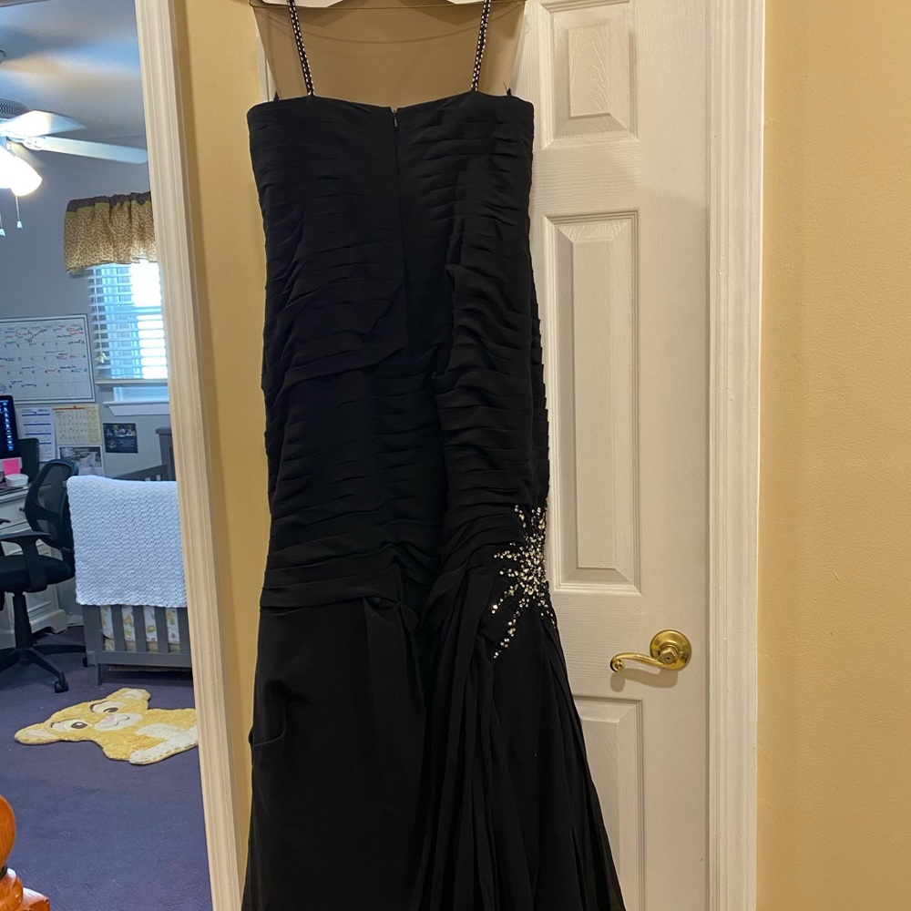 Mother of the Bride Black Gown - Picture 3 of 4